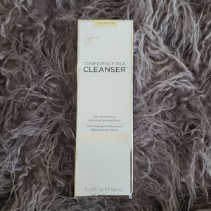 IT Cosmetics Confidence in a Cleanser